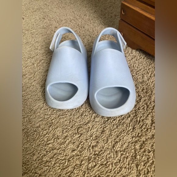 Kids Sling-Up Front Open Toe Sandals - Picture 6 of 6